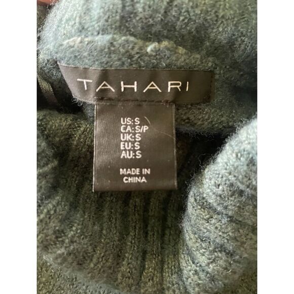 Tahari Green Turtleneck Sweater Side Button Longline Pullover Size S - Picture 2 of 7